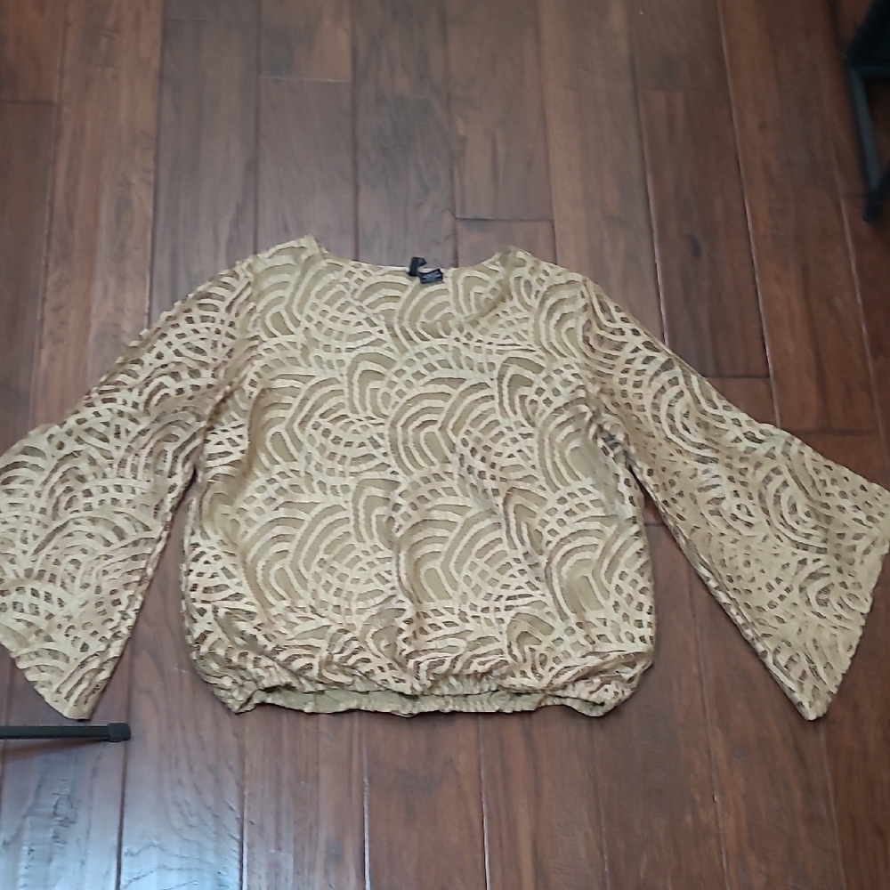 New Directions Gold Lace Blouse with Split Angel Wing Sleeves size XL